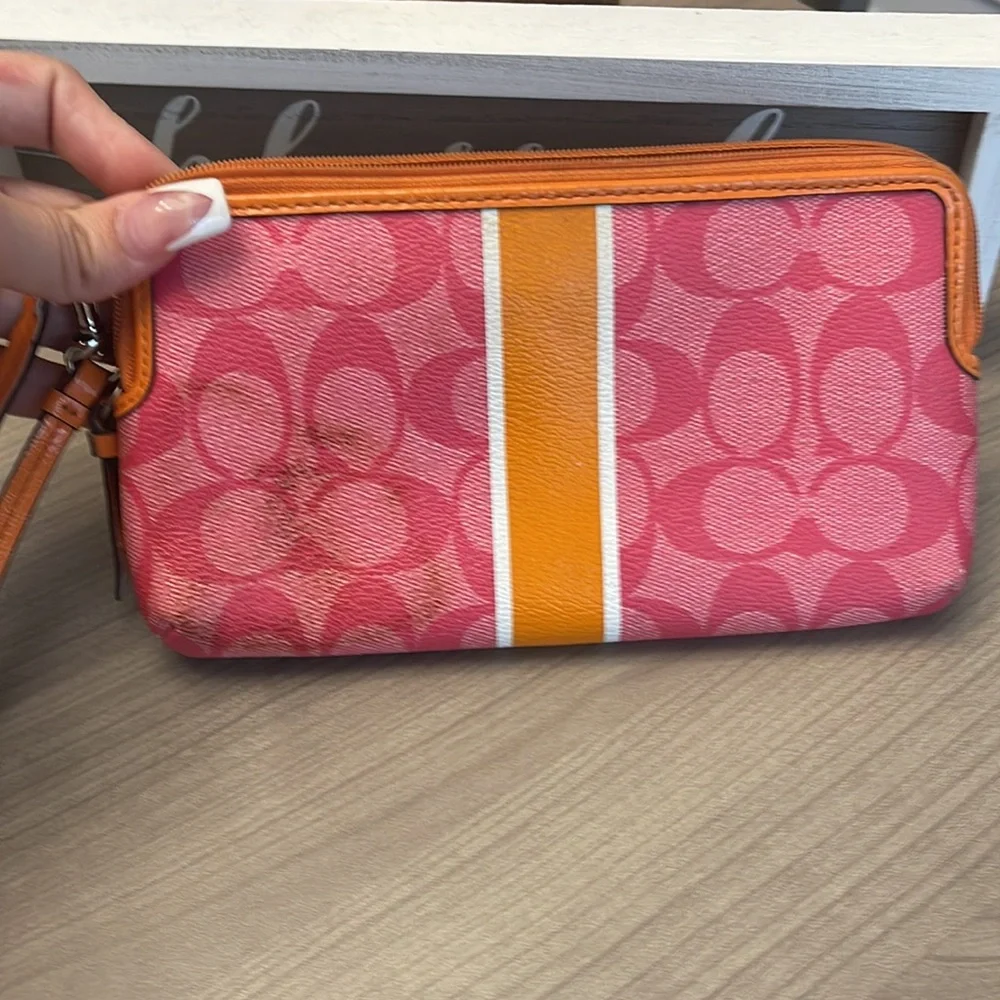 Coach wristlet - Picture 2 of 4